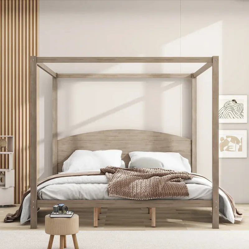 Lit plateforme à baldaquin en pin, format King, avec tête de lit classique en bois et cadre de lit rembourré ; sommier non requis, montage facile.