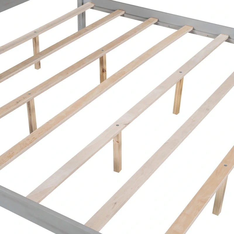 Lit plateforme à baldaquin en pin, format King, avec tête de lit classique en bois et cadre de lit rembourré ; sommier non requis, montage facile.