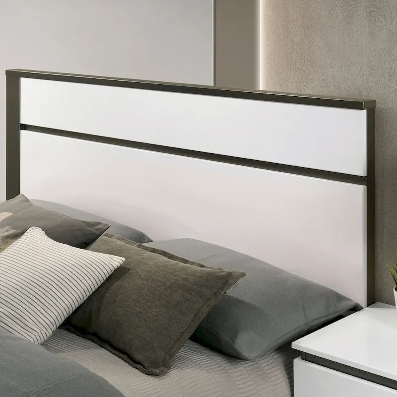 Ensemble lit plateforme et table de chevet 2 pièces Conjira de Furniture of America, en bois blanc moderne