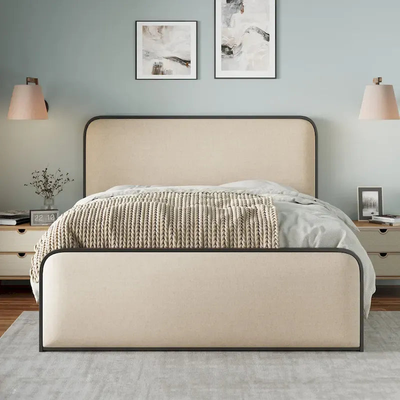 Cadre de lit rembourré beige avec tête et pied de lit incurvés, sommier à lattes métalliques, lit plateforme bas, lit à panneaux à oreilles