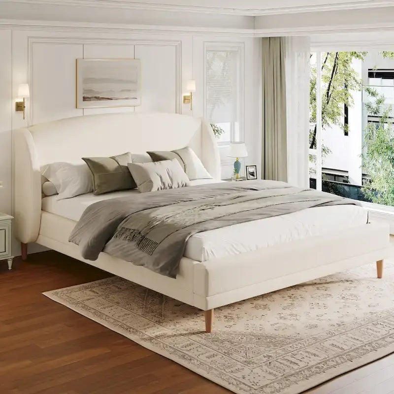 Lit plateforme blanc, cadre rembourré en tissu bouclé, tête de lit aux coins arrondis, lit à oreilles avec sommier à lattes en bois et pieds centraux en métal