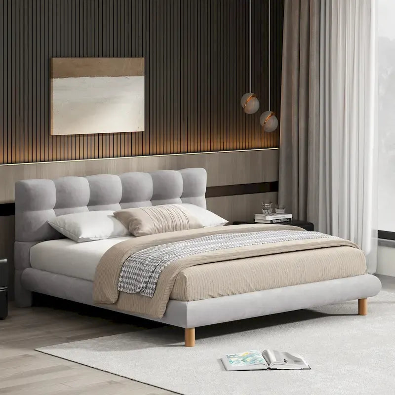 Lit plateforme gris avec tête de lit en forme de biscuit, lit à oreilles rembourré, lit bas avec pieds ronds en bois