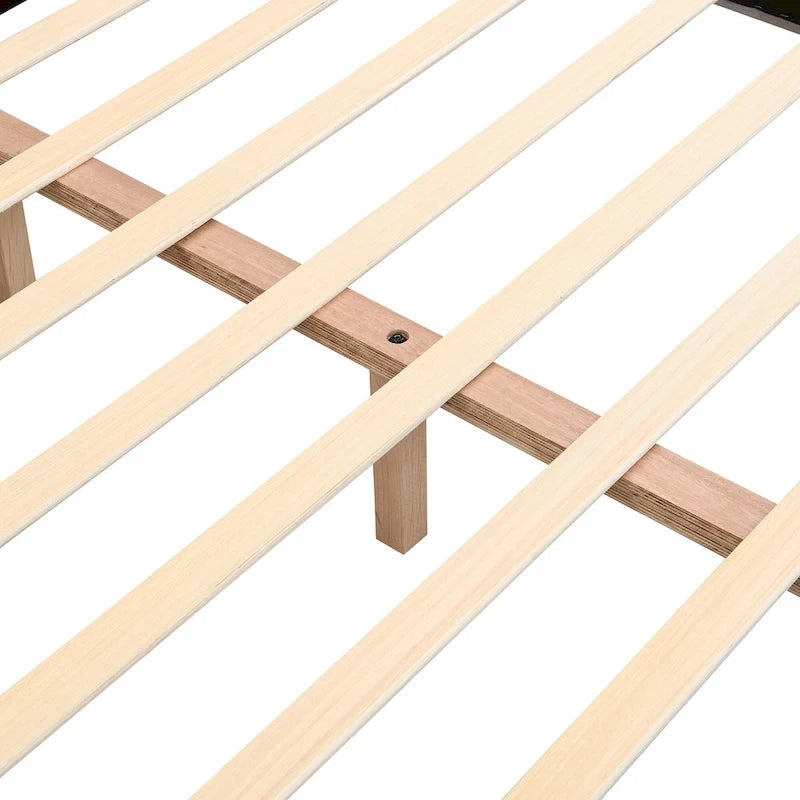 Lit plateforme gris avec tête de lit en forme de biscuit, lit à oreilles rembourré, lit bas avec pieds ronds en bois
