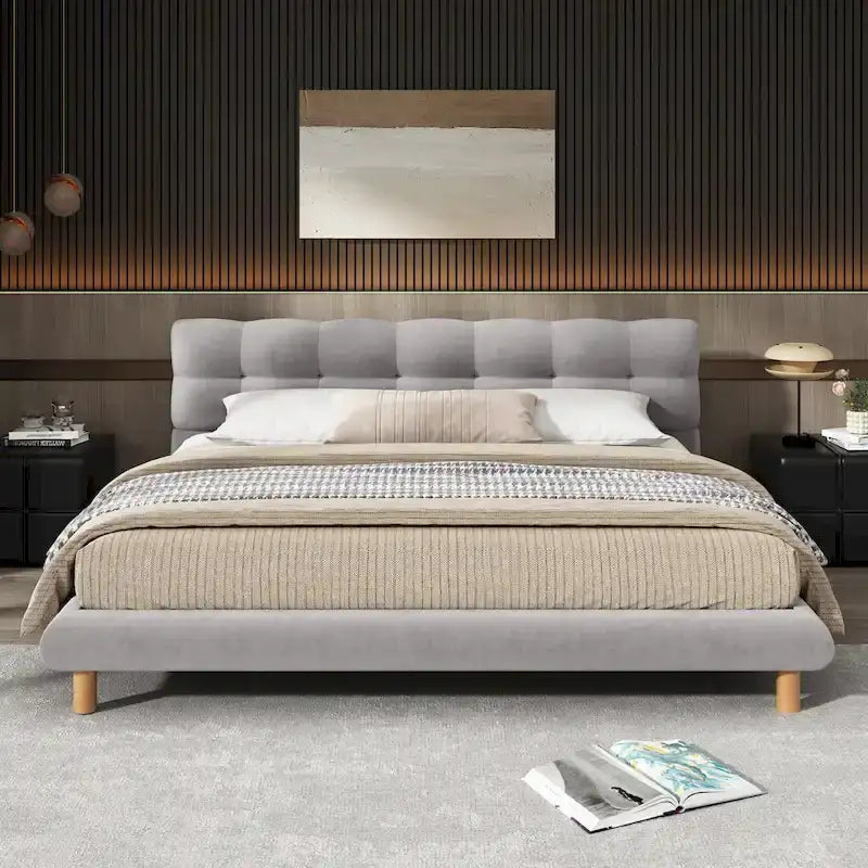 Lit plateforme gris avec tête de lit en forme de biscuit, lit à oreilles rembourré, lit bas avec pieds ronds en bois