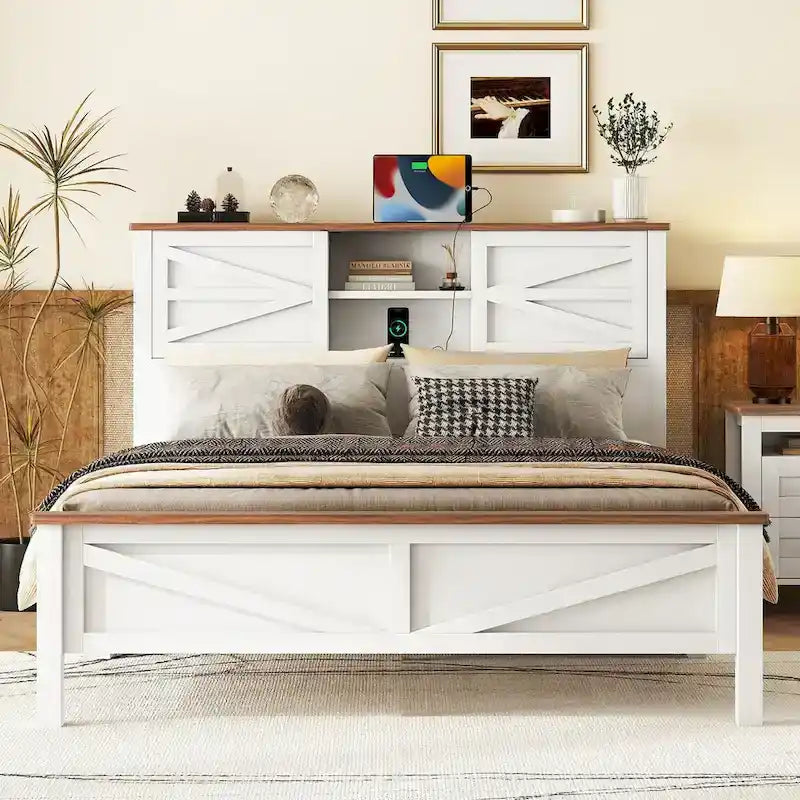 Lit plateforme de style campagnard avec double porte coulissante de style grange et station de recharge
