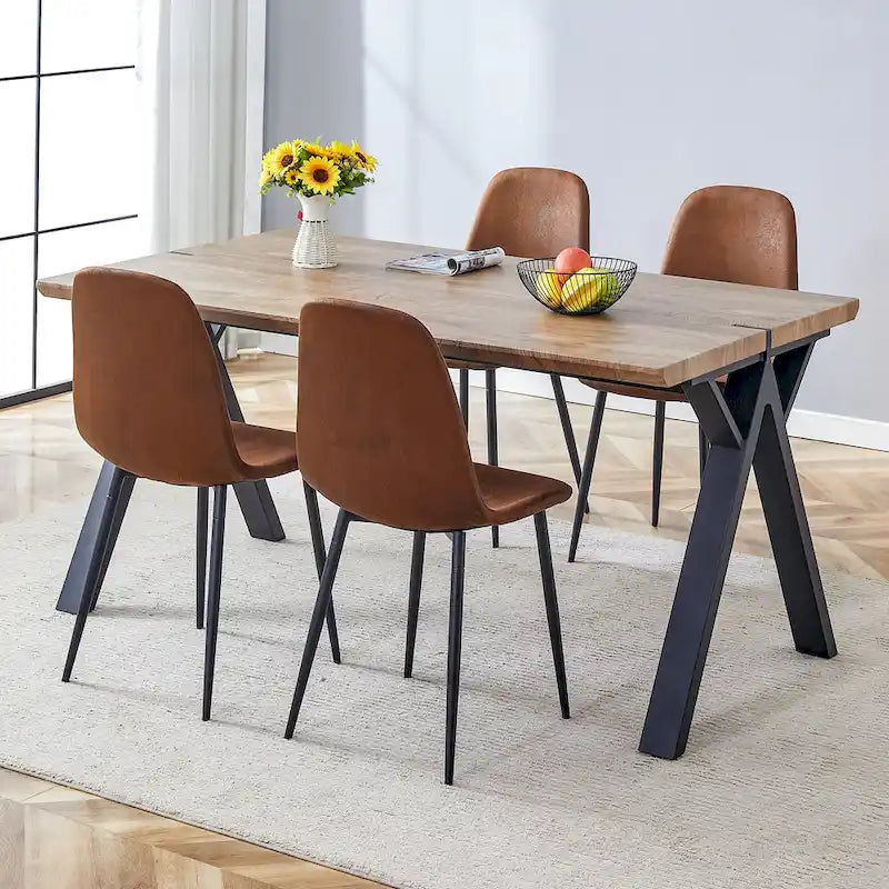 Ensemble de salle à manger moderne avec table rectangulaire noire en forme de A et chaises à dossier rond
