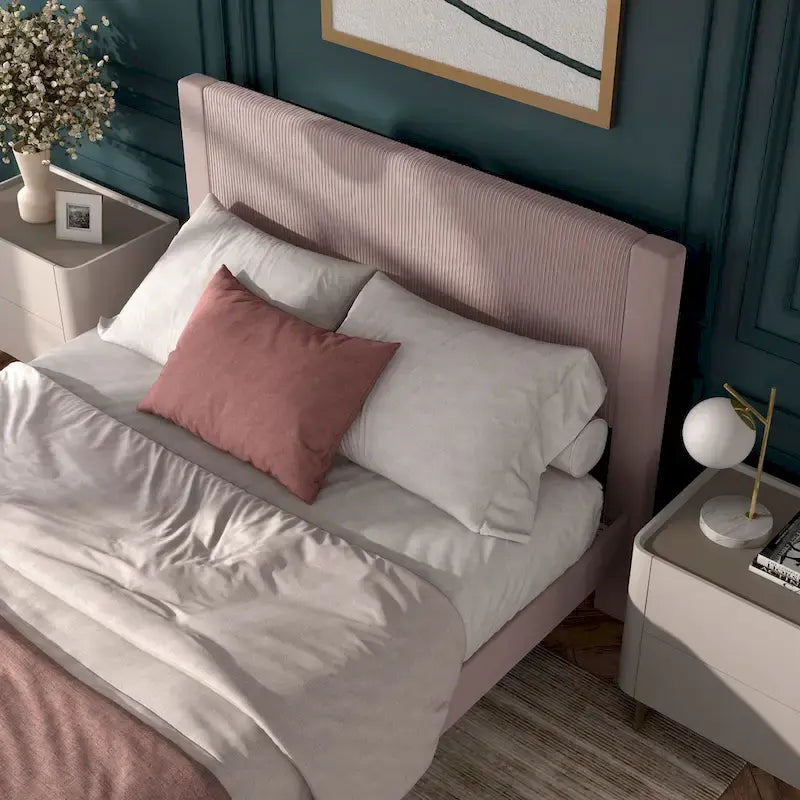 Lit plateforme moderne Alyssa de Furniture of America, recouvert de velours, avec tête de lit capitonnée et sommier à lattes en bois