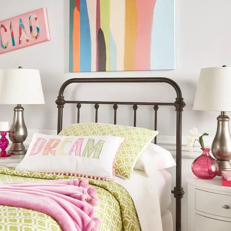 Tête de lit victorienne en métal antique et élégante de Vilnius