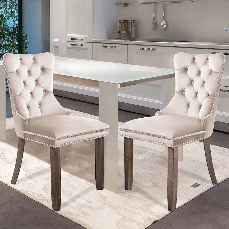 Ensemble de 2 chaises de salle à manger en velours, chaises de salle à manger haut de gamme capitonnées avec dossier clouté et poignées anneaux, pieds en bois massif