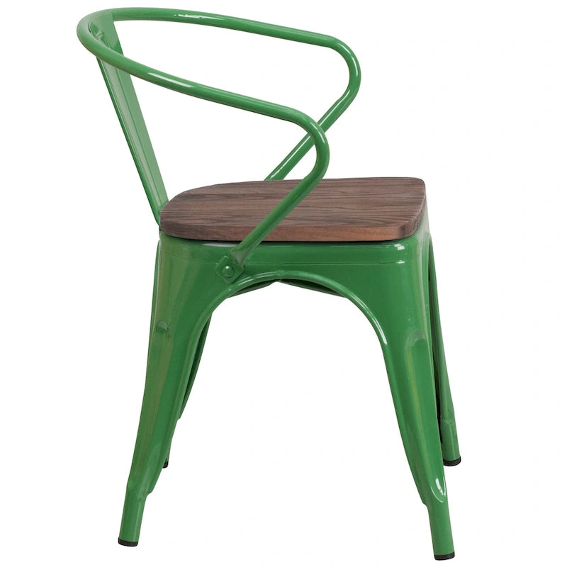 Chaise en métal avec assise et accoudoirs en bois