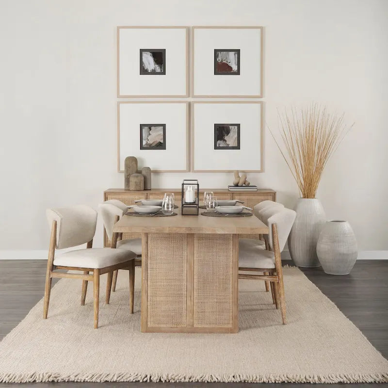 Table de salle à manger rectangulaire Grier en bois massif brun clair avec piètement orné de rotin