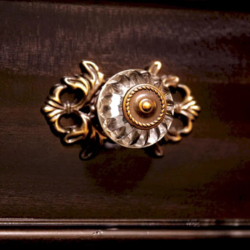 Ensemble commode et miroir traditionnel Vame 2 pièces à 9 tiroirs de Furniture of America