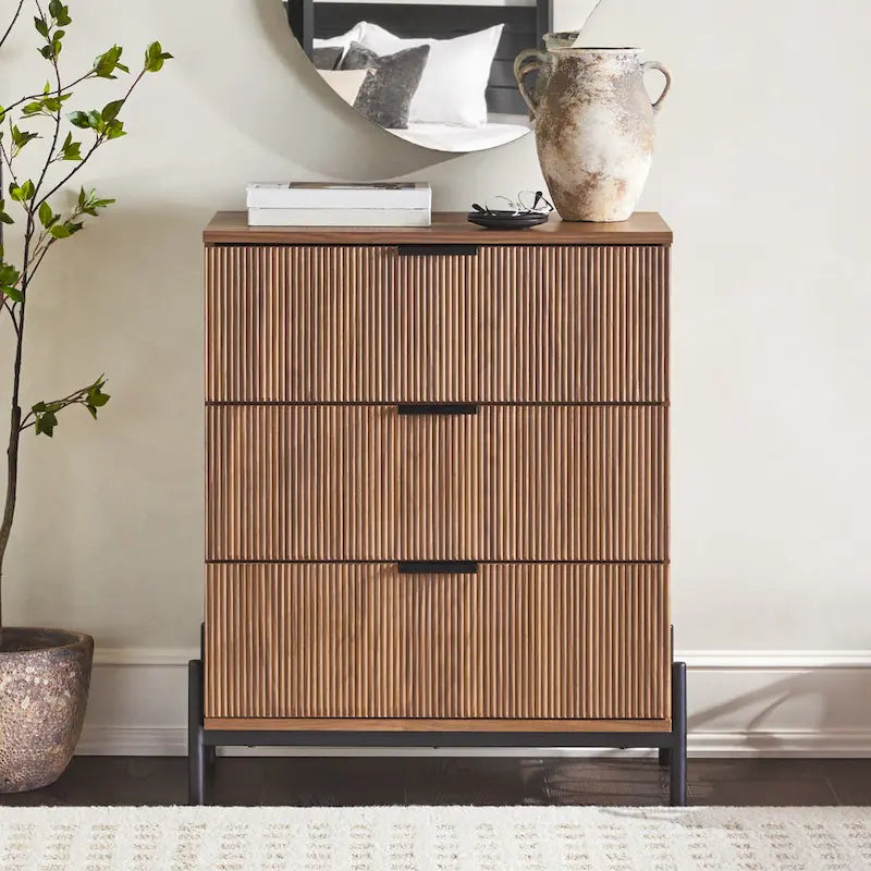 Commode à trois tiroirs Middlebrook Designs avec façades de tiroirs cannelées