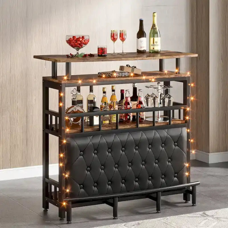 Meuble bar avec comptoir et étagère de rangement rembourrée à l'avant, repose-pieds en métal pour la maison ou le sous-sol.