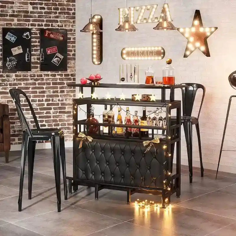 Meuble bar avec comptoir et étagère de rangement rembourrée à l'avant, repose-pieds en métal pour la maison ou le sous-sol.