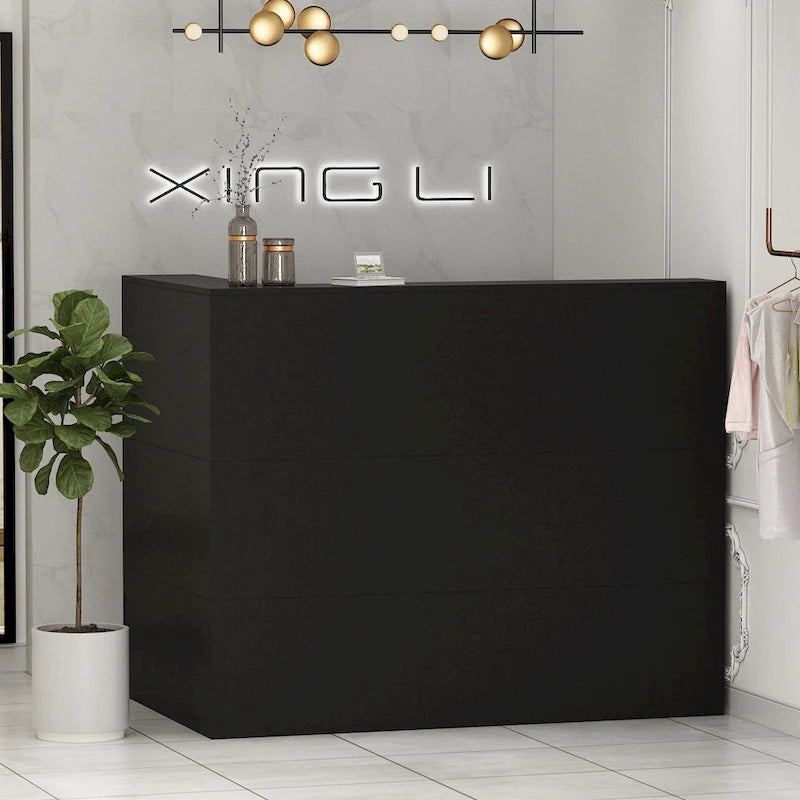 Bureau d'accueil en bois en forme de L