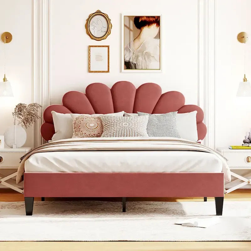 Lit plateforme capitonné avec tête de lit en velours à motif floral