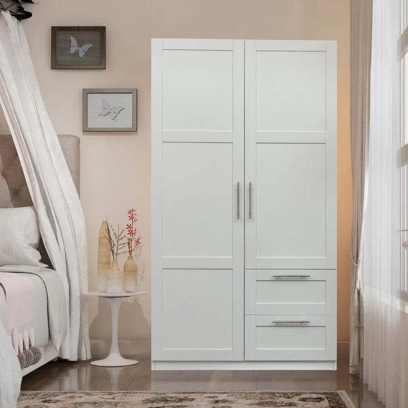 Armoire-penderie en bois blanc avec portes, tiroirs et tringle.
