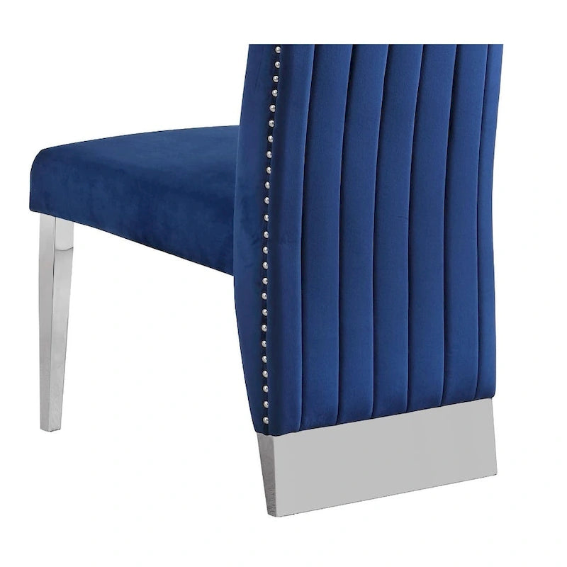 Chaise de salle à manger de qualité supérieure comprenant un dossier plissé, des clous décoratifs et des pieds chromés (lot de 2)