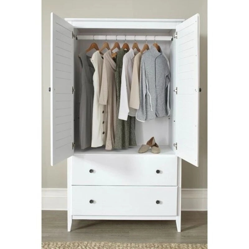 Armoire FarmHome en pin massif vieilli à persiennes