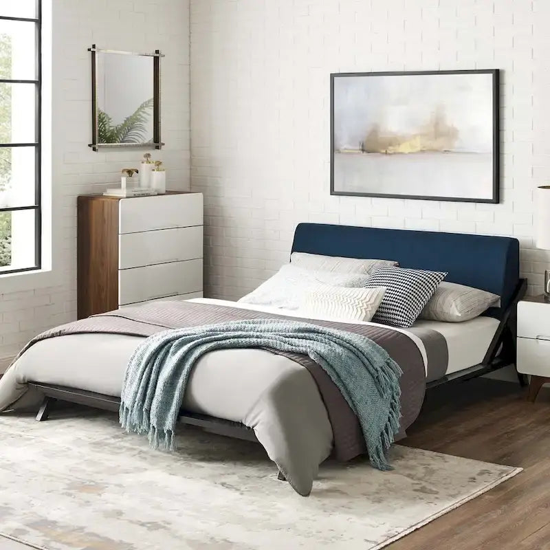 Lit plateforme Luella Queen en tissu rembourré