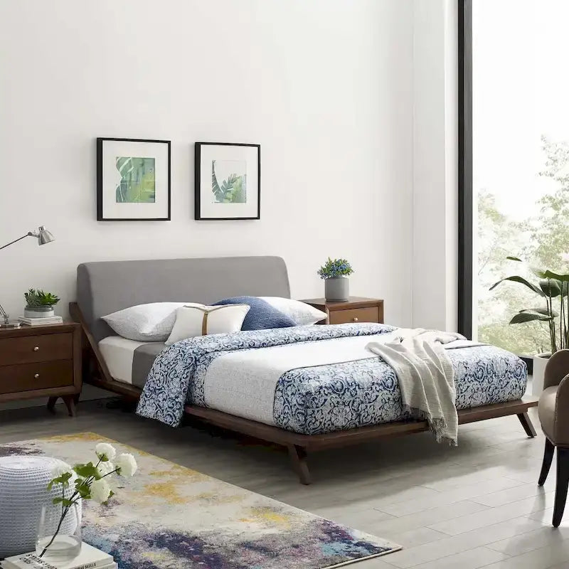 Lit plateforme Luella Queen en tissu rembourré