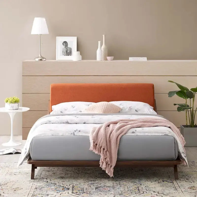 Lit plateforme Luella Queen en tissu rembourré