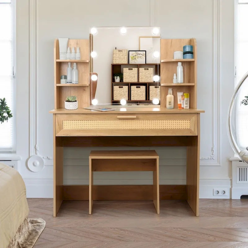 Commode moderne en bois, coloris naturel.