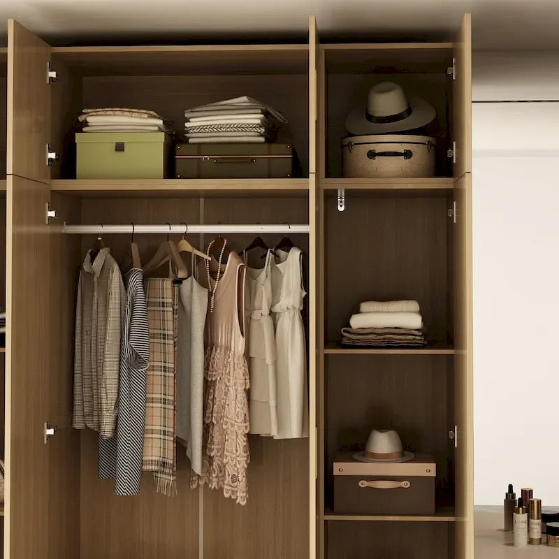 Armoire-penderie avec poignées dorées et meuble haut en option