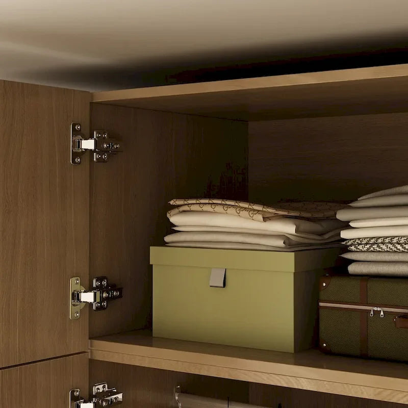 Armoire-penderie avec poignées dorées et meuble haut en option