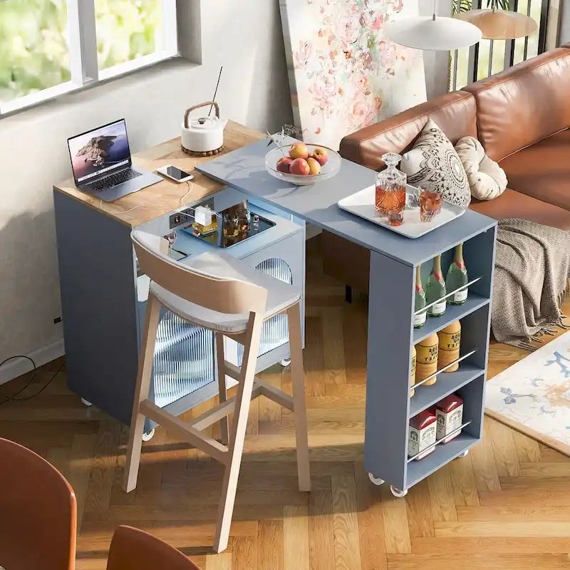 Desserte de cuisine en bois d'hévéa avec abattant, table extensible, 2 portes vitrées cannelées, éclairage LED et prise électrique.