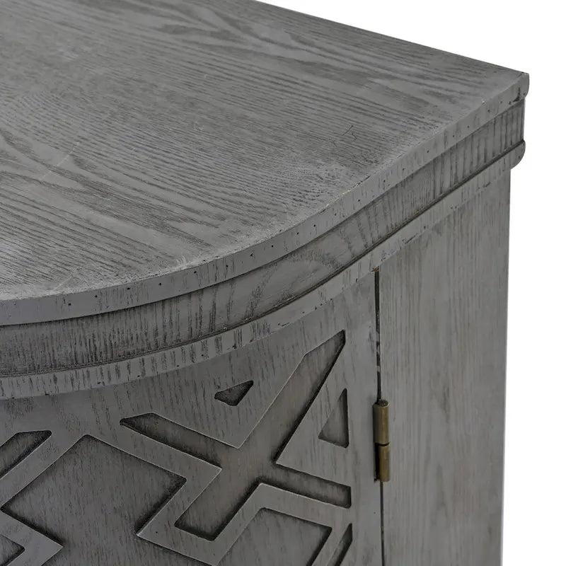 Buffet d'appoint en bois avec portes à motifs antiques, idéal pour un couloir, une entrée, un salon ou une chambre.