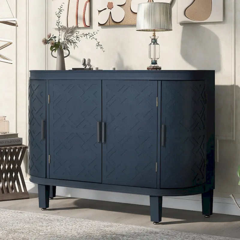 Buffet d'appoint en bois avec portes à motifs antiques, idéal pour un couloir, une entrée, un salon ou une chambre.
