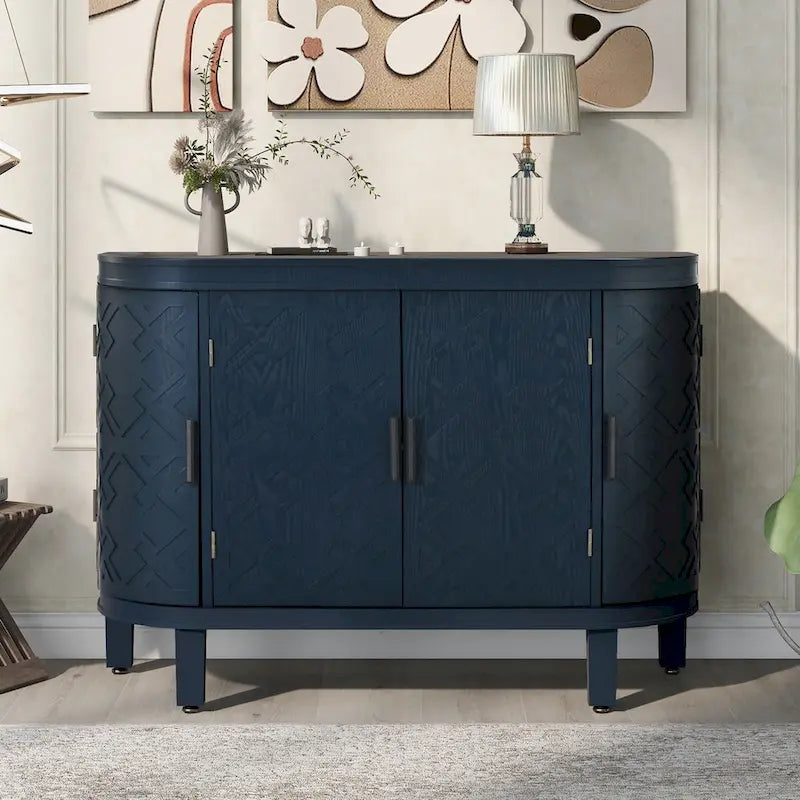 Buffet d'appoint en bois avec portes à motifs antiques, idéal pour un couloir, une entrée, un salon ou une chambre.