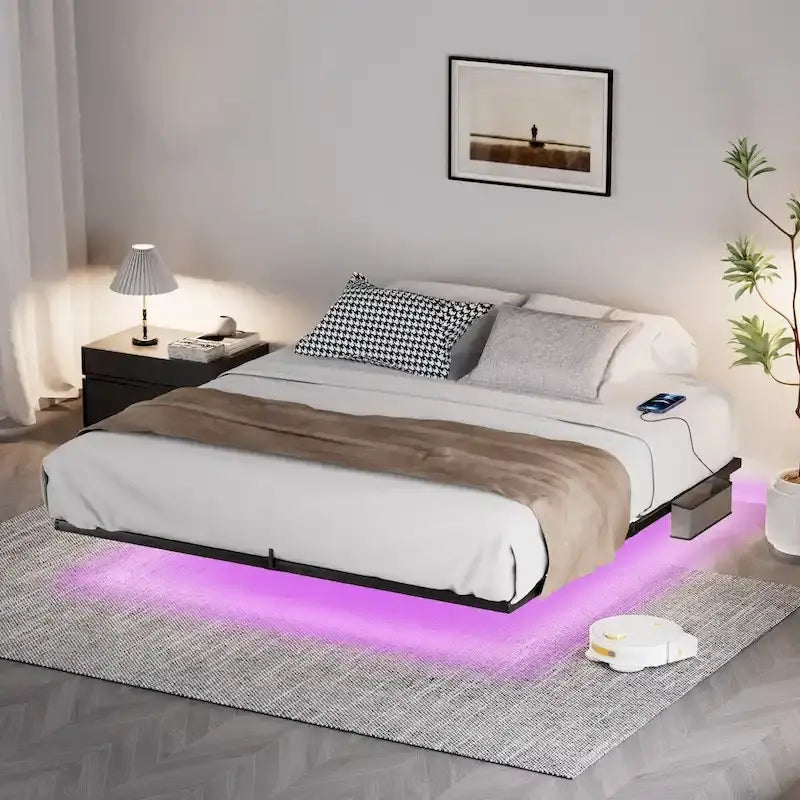 Lit flottant moderne avec éclairage LED, station de recharge et cadre en métal