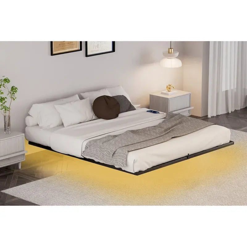Lit flottant moderne avec éclairage LED, station de recharge et cadre en métal